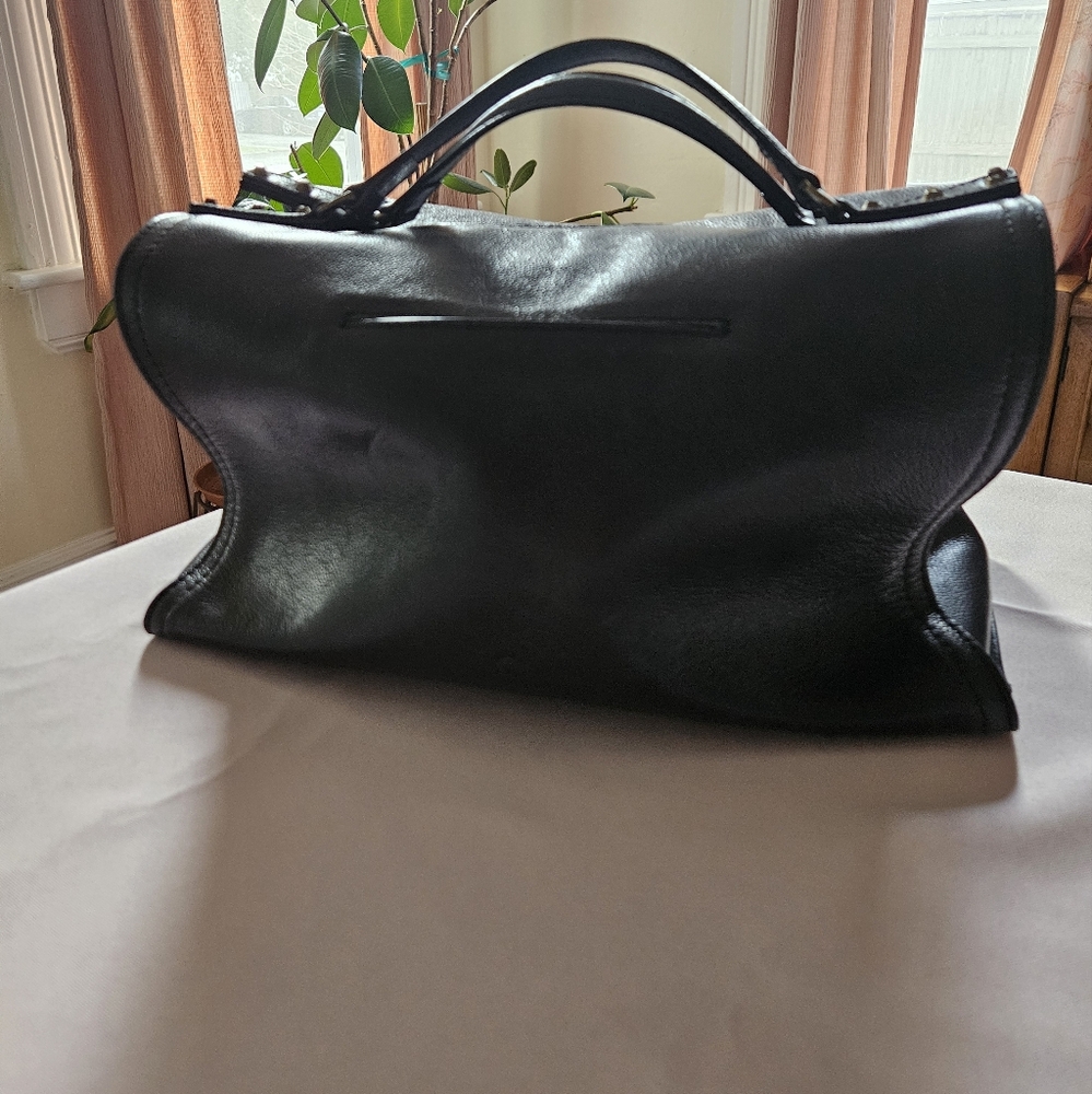 Elegant Black Leather Handbag